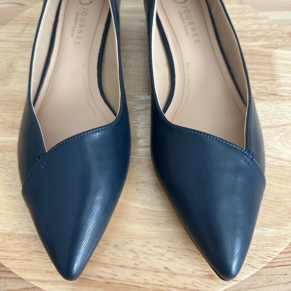 Journee Collection Carmin Womens Pointed Closed Toe Ballet Flats new - Picture 2 of 5